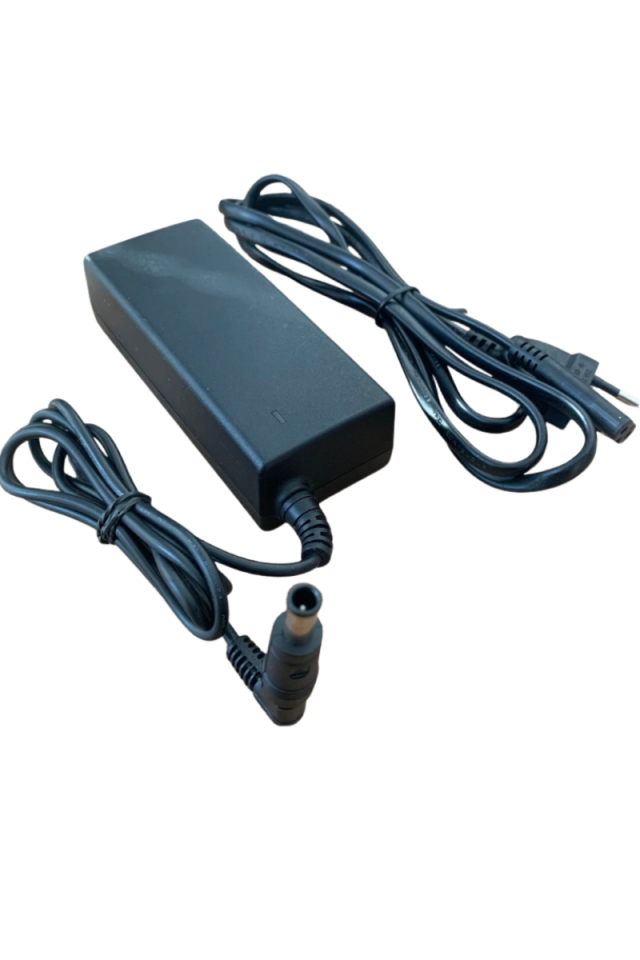 12 Volt 5 Amper Plastik Kasa Masa Tipi Adaptör Laptop Tip IP20 İç Mekan Adaptör